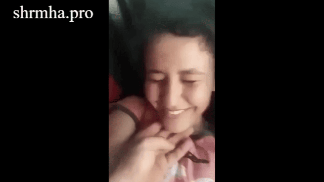 بنت صاحبها بينيكها و يفشخ كسها في العربية سكس مصري