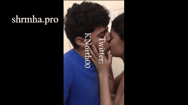 بنت مصرية مع صاحبها بتمصله وبيدخله في طيزها وهي مش قادرة