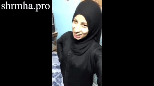 نودز لفلاحة محجبة بتقلع العباية و تفرج عشيقها سكس نودز مصري