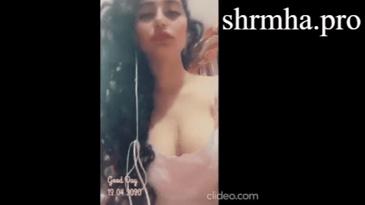 بنت زي القمر و كيرلي بتقلع لحبيبها وتفرجه علي جسمها النار سكس نودز مصري