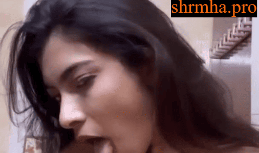سكس نودز مصري بنوتة جميلة بتقلع وتلعب في بزازها وتمصهم و تدلع صحبها بي الفيديو