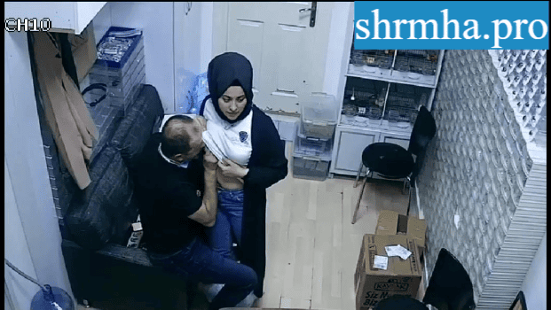 مدير بيدخل السكرتيرة الاوضة و يمص بزازها الملبن سكس مصري